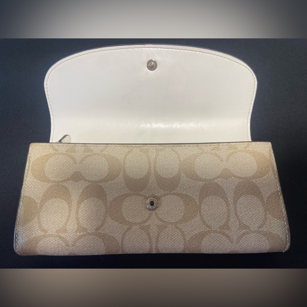 COACH Signature Slim Wallet EUC β¨π - Picture 16 of 16